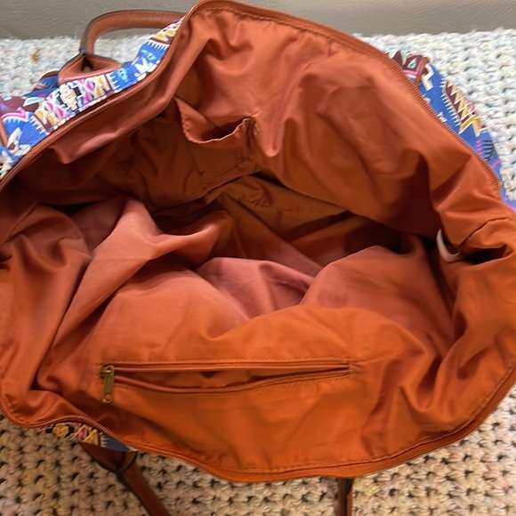 Women’s Overnight Bag - Picture 5 of 8